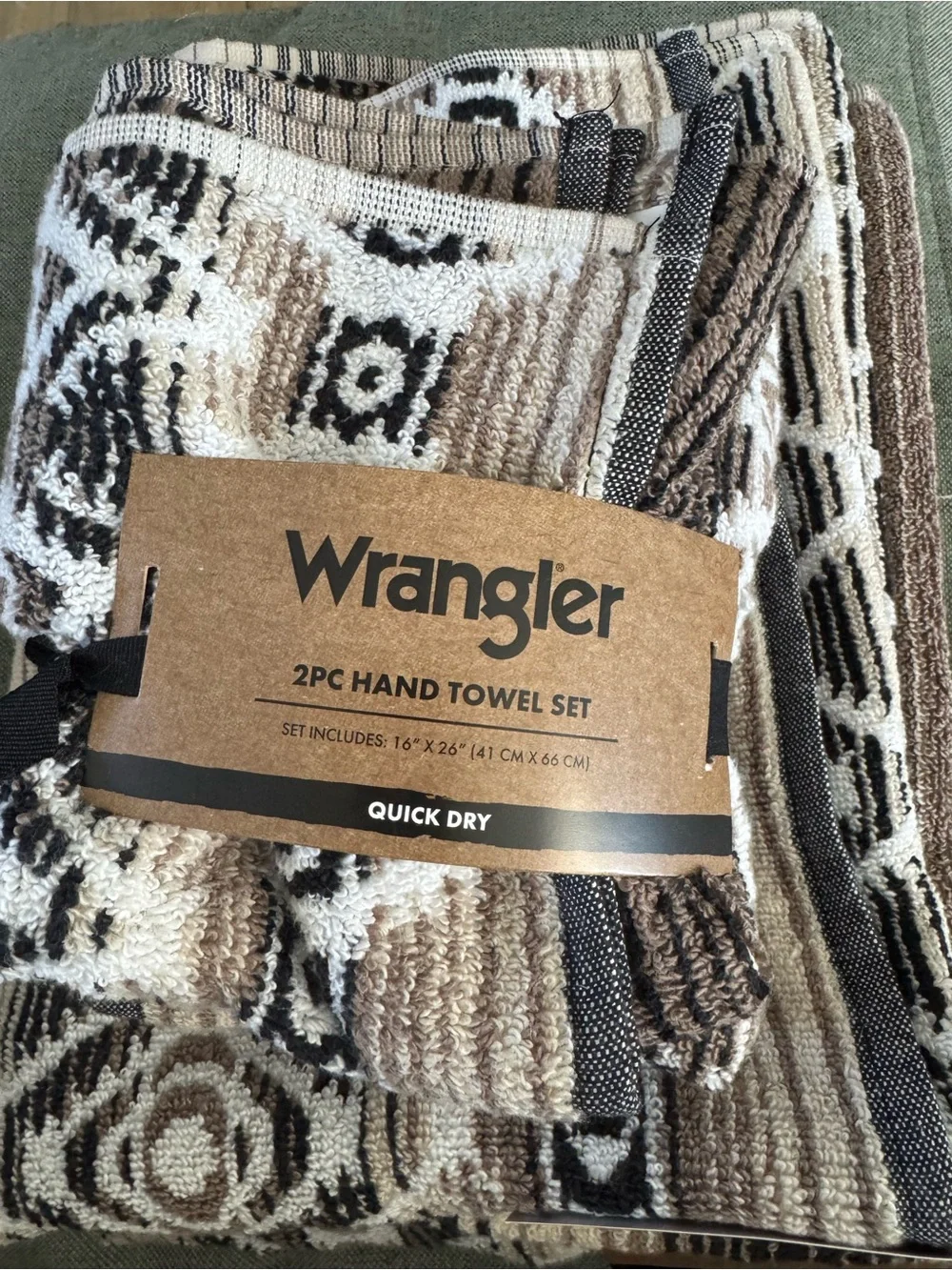 Wrangler 2 bath towels + 2pc Hand Towel Set in Cream, Brown, Black Aztec pattern